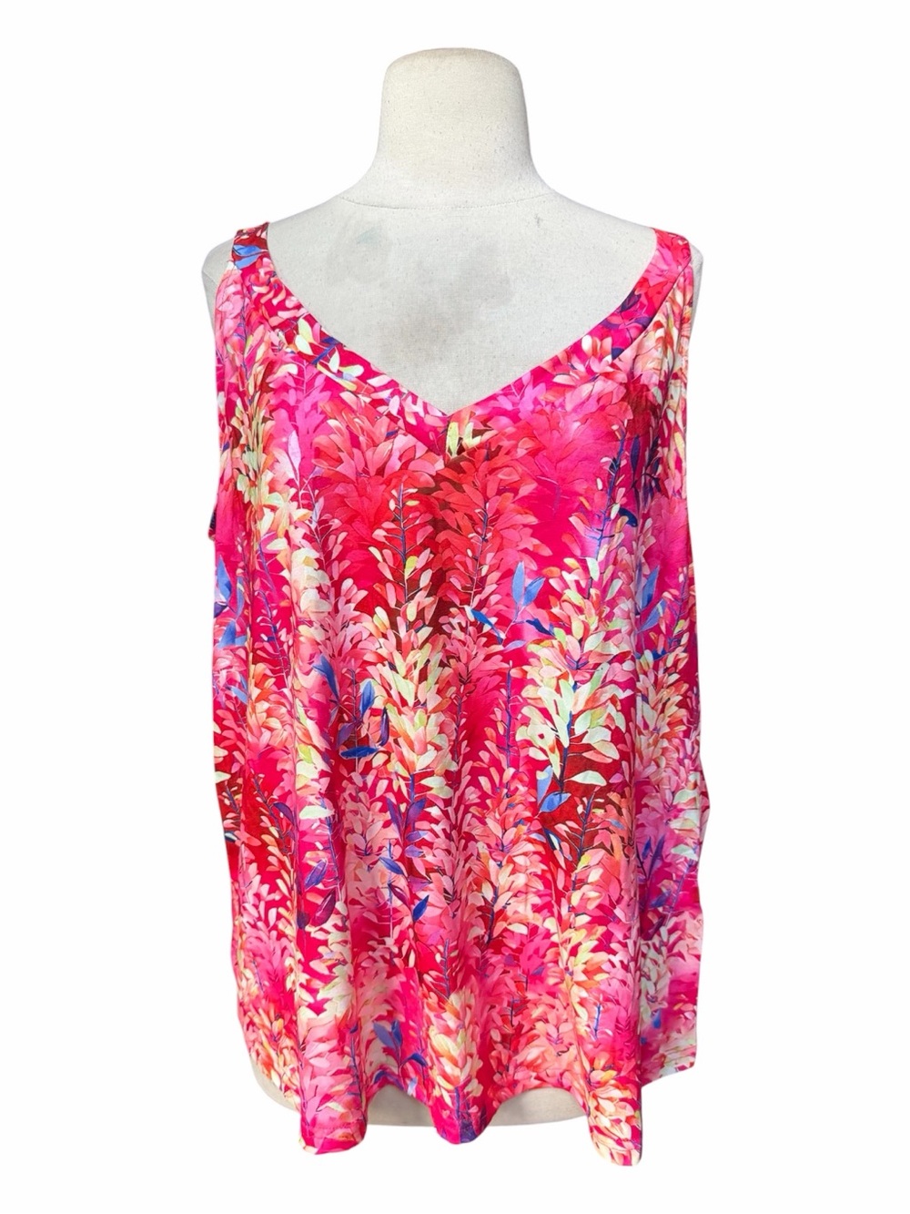 NWOT‎ Just Fashion Now V-Neck Floral Print Tank Top
